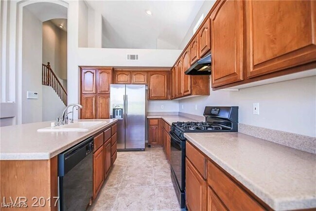 Building Photo - 348 Lakewood Garden Dr