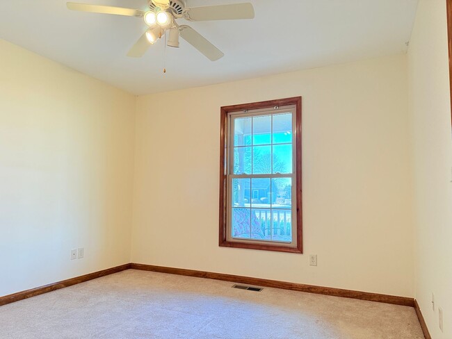 Building Photo - Charming 3-Bedroom Home in Lincoln, DE – P...