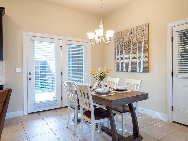 Building Photo - 5605 Roosevelt Ave