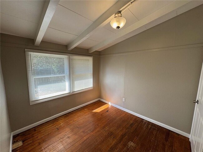 Building Photo - 4051 Pringle Dr
