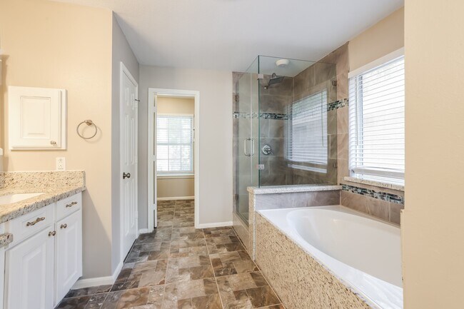 Building Photo - 14518 Southern Magnolia Cir