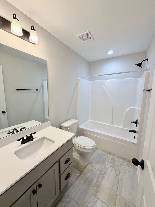 Building Photo - 215 Shoshone Cir