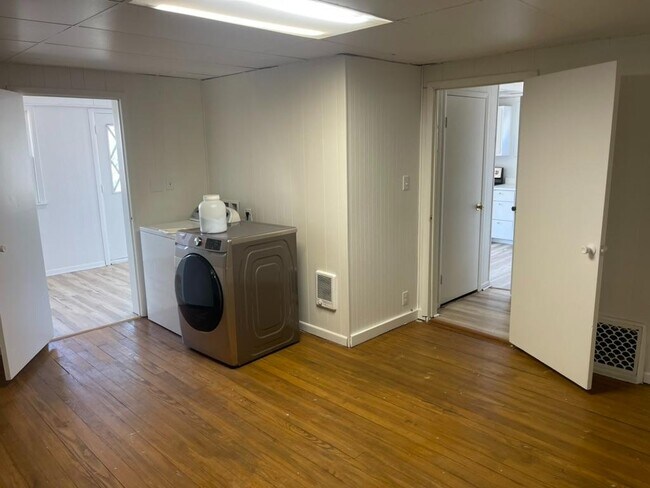 Building Photo - 1723 N 11th St