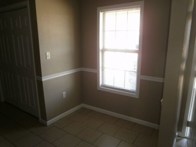Building Photo - Luxury 2 Bedroom in a Great Location!!