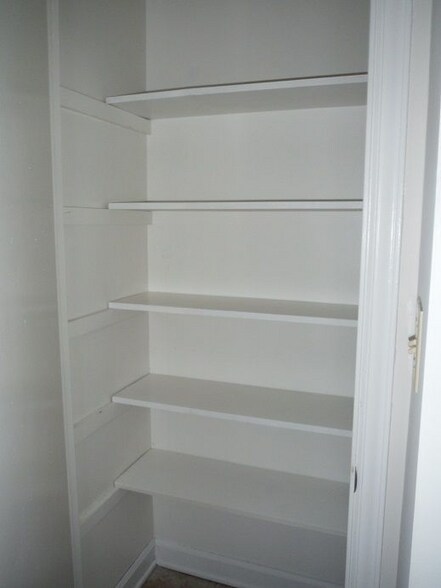 Building Photo - 104 Cedar Ct