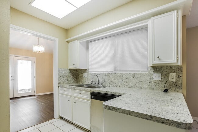 Building Photo - 11807 Gatlinburg Dr