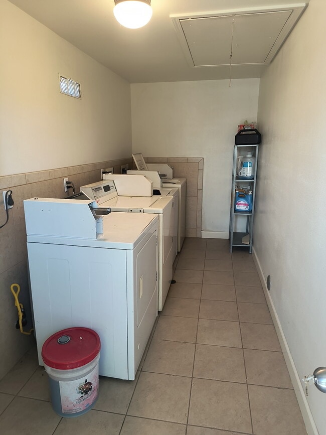 Laundry Facilities - 1457 W 219th St