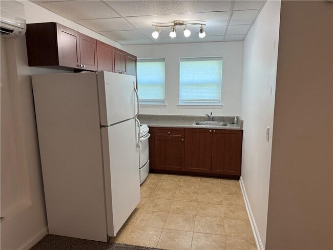 Building Photo - 412 Hickory Walk