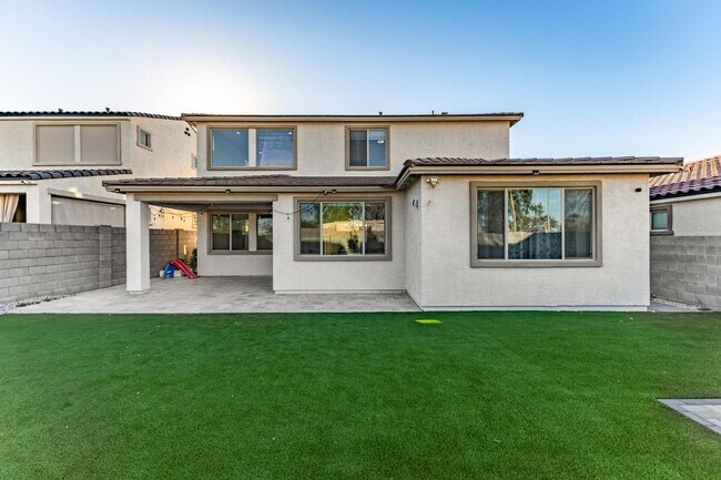 Building Photo - 6759 N 128th Dr