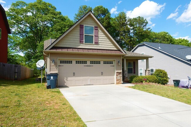 Building Photo - 161 Tiara Ridge Ln