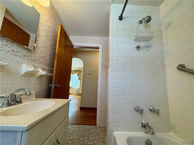 Building Photo - 5291 Abbe Dr