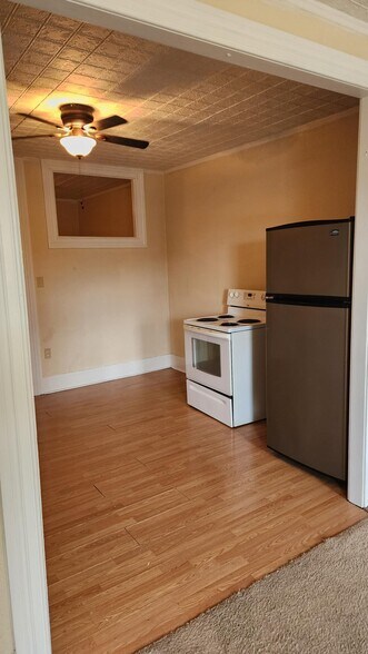 Building Photo - 325 State St