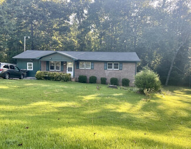 Building Photo - 1427 Oak Hill Dr