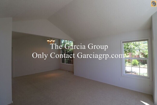 Building Photo - 8955 SW Iowa Dr