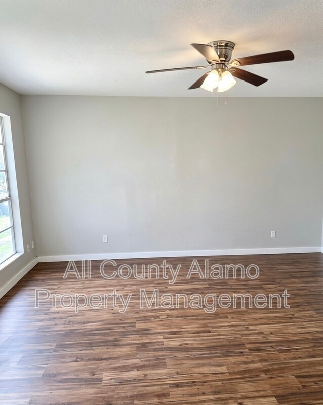 Building Photo - 429 Zachry Dr
