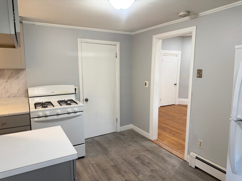 Building Photo - 324 Granite St