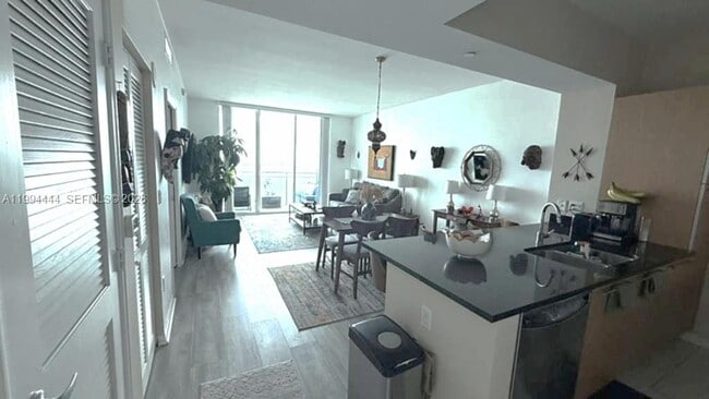 Building Photo - 951 Brickell Ave