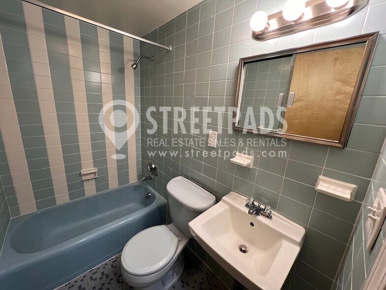 Building Photo - 2018 Commonwealth Avenue