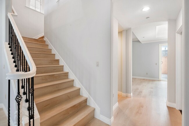 Building Photo - Three bedroom condo for lease in Arcadia