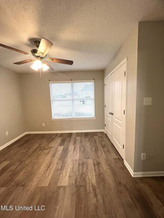 Building Photo - 4 Ivy Cove