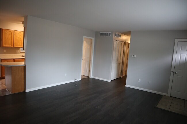 Building Photo - 524 N Impala Dr