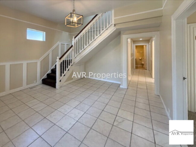 Building Photo - Fantastic southside downtown Victorian hom...