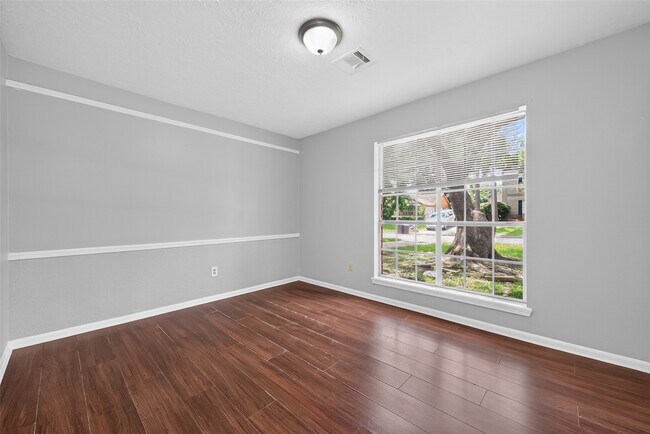 Building Photo - 5703 Green Timbers Dr