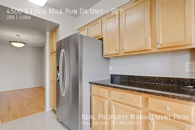 Building Photo - Lovely 2 BD/2BA at The Brittany!