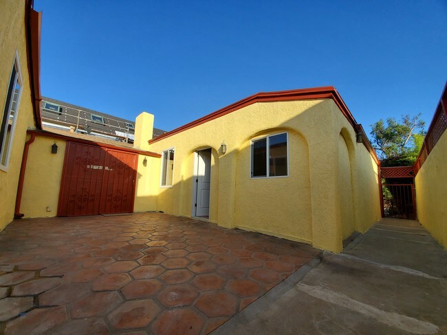 Building Photo - 2937 Virginia Ave