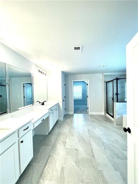 Building Photo - 331 Hudson Chase Ct