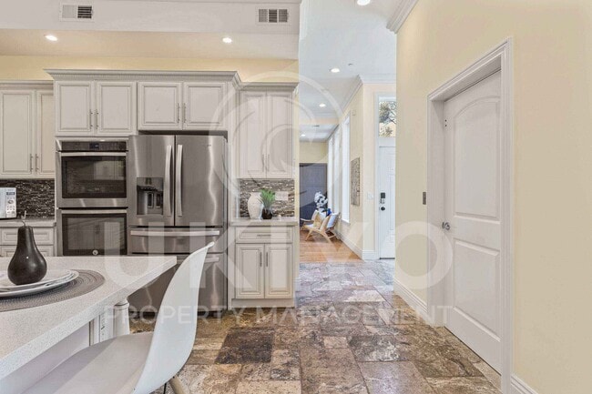 Building Photo - 6588 Longwalk Dr