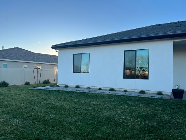 Building Photo - Custom 4 Bedroom + Office - Clover Creek Preserve