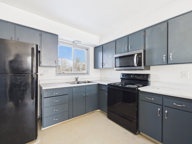 Building Photo - 829 17th Ave