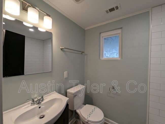 Building Photo - 2984A Smith St