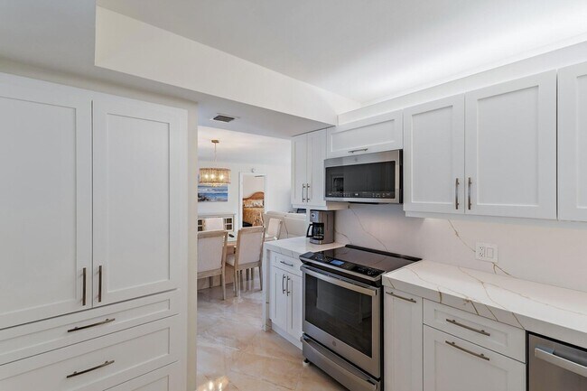 Building Photo - 400 Ocean Trail Way