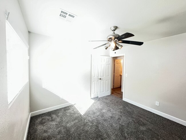 Building Photo - Charming Single-Story 3 bedroom