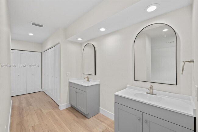 Building Photo - 9547 SW 146th Pl