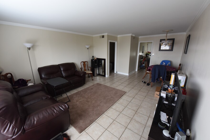 Building Photo - 55 Hanover Cir