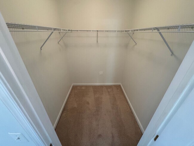 Building Photo - Bright And Cozy 3 Bed 2 Bath Condo With La...