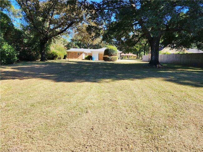 Building Photo - 3381 Woodard Dr