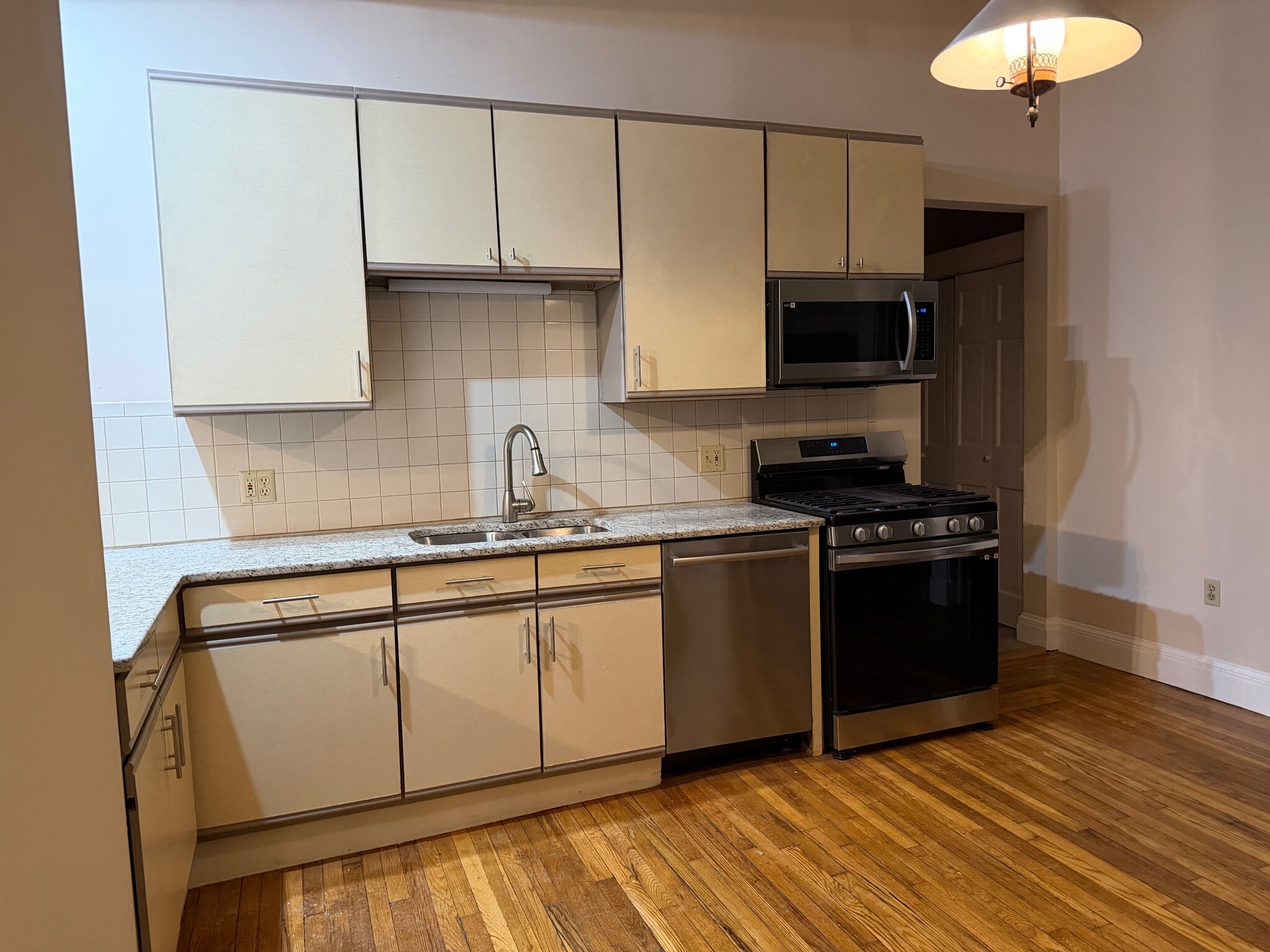 Building Photo - 125 2nd Ave