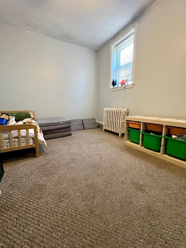 Building Photo - Gorgeous 3-Bedroom Townhome in East Falls! Available June 1st!