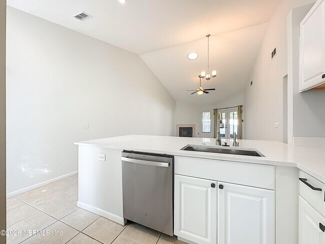 Building Photo - 141 La Pasada Cir W