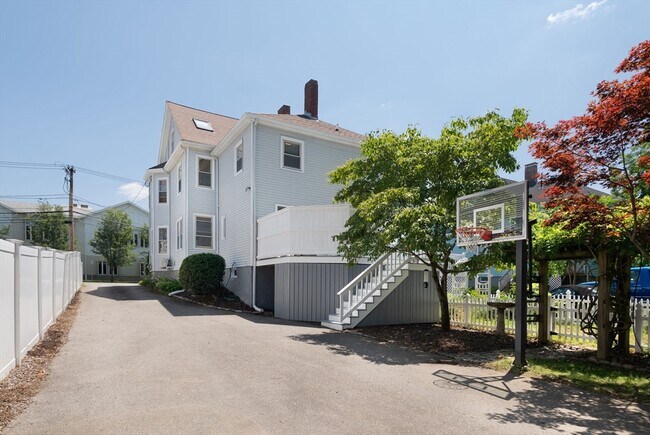 Building Photo - 309 Hillside Ave