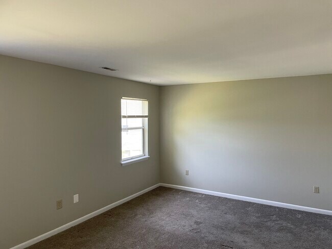 Building Photo - 310 Fox Run