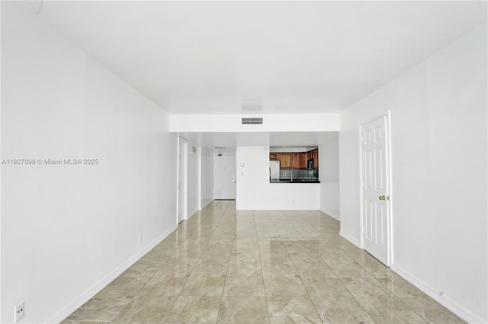 Building Photo - 20335 W Country Club Dr