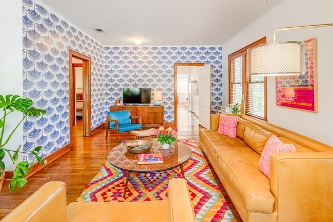 Building Photo - 1301 E 29th St