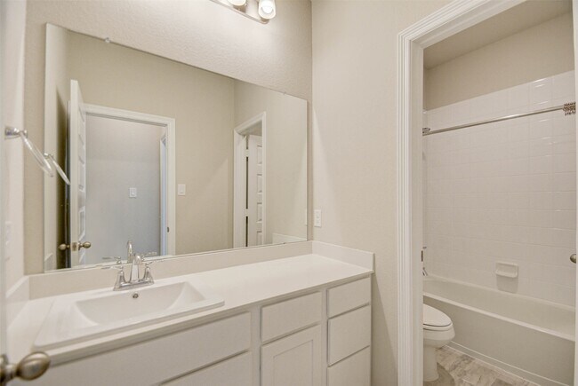 Building Photo - 6015 Marsh Lk Ct