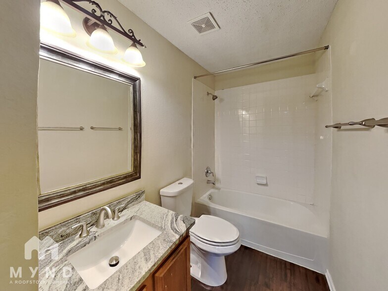 Building Photo - 316 Willow Oak Dr