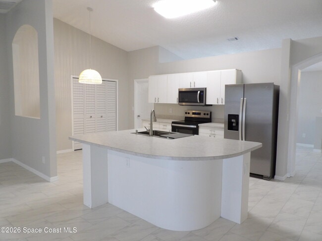 Building Photo - 542 Octavius Rd SW